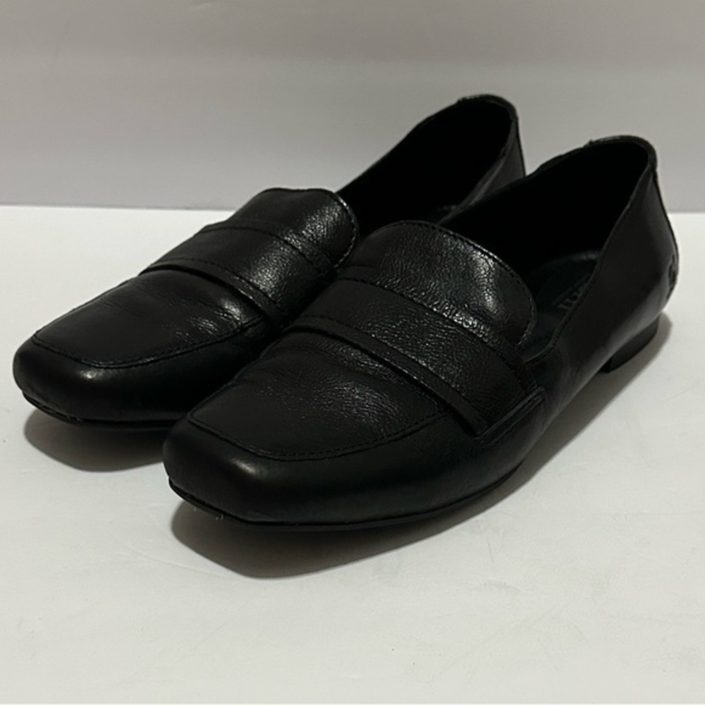 Born Women's Black Leather Loafers size 8